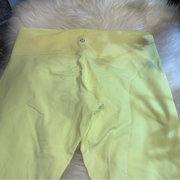 Size 10 Lululemon Yellow crop pant - Picture 8 of 16